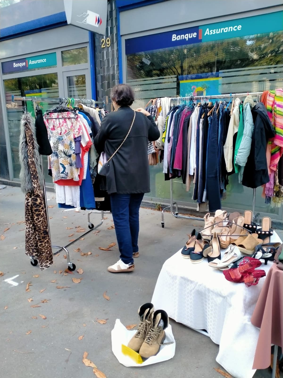 Mise en place du stand et tri des dons