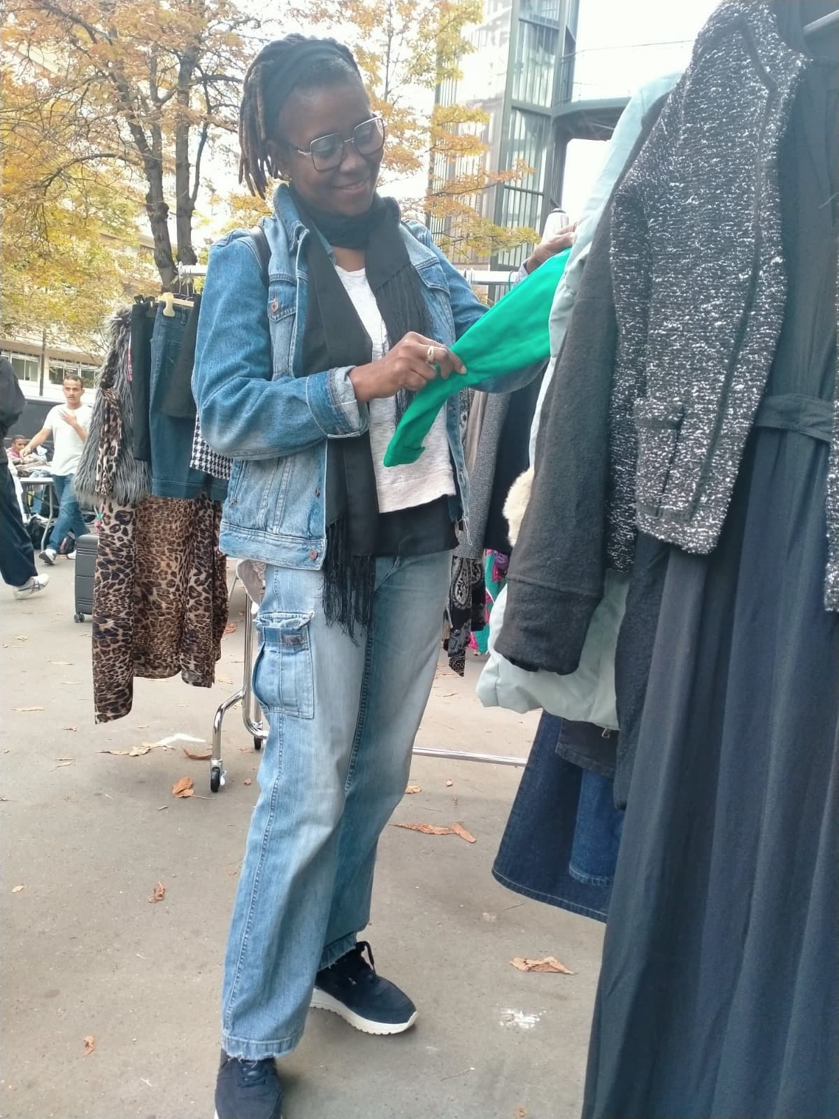 Bénévole et vêtements